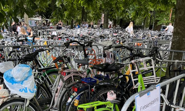 Ontevredenheid over fietsparkereerplekken in Utrecht ondanks enorme fietsenstalling