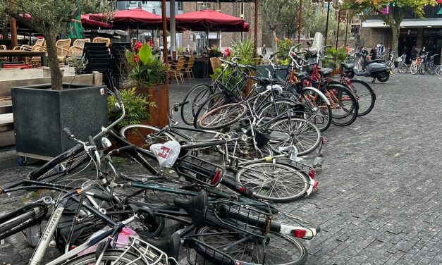 Fietsoverlast in Utrecht: Hoe de stad worstelt met teveel fietsen