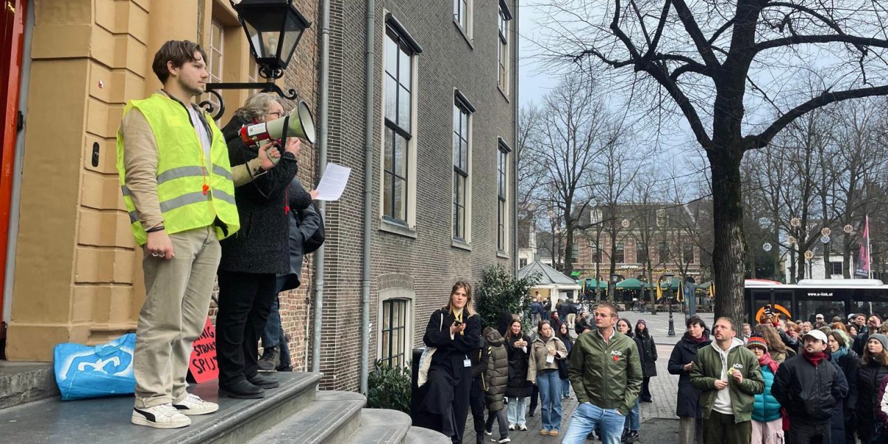 Studenten de straat op voor bezuinigingen