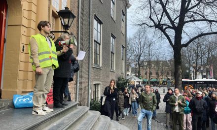 Studenten de straat op voor bezuinigingen