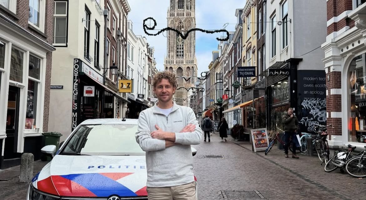 Ewout Genemans maakt nieuw seizoen Bureau Utrecht bekend: ‘Achter ieder uniform zit een mens’.