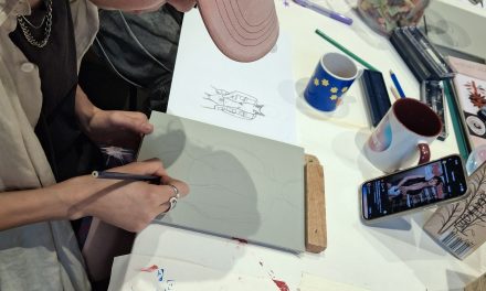 Queer jongeren creatief aan de slag in bibliotheek Neude