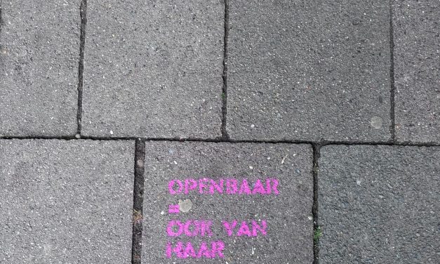 Dolle mina verspreidt leuzen door de stad