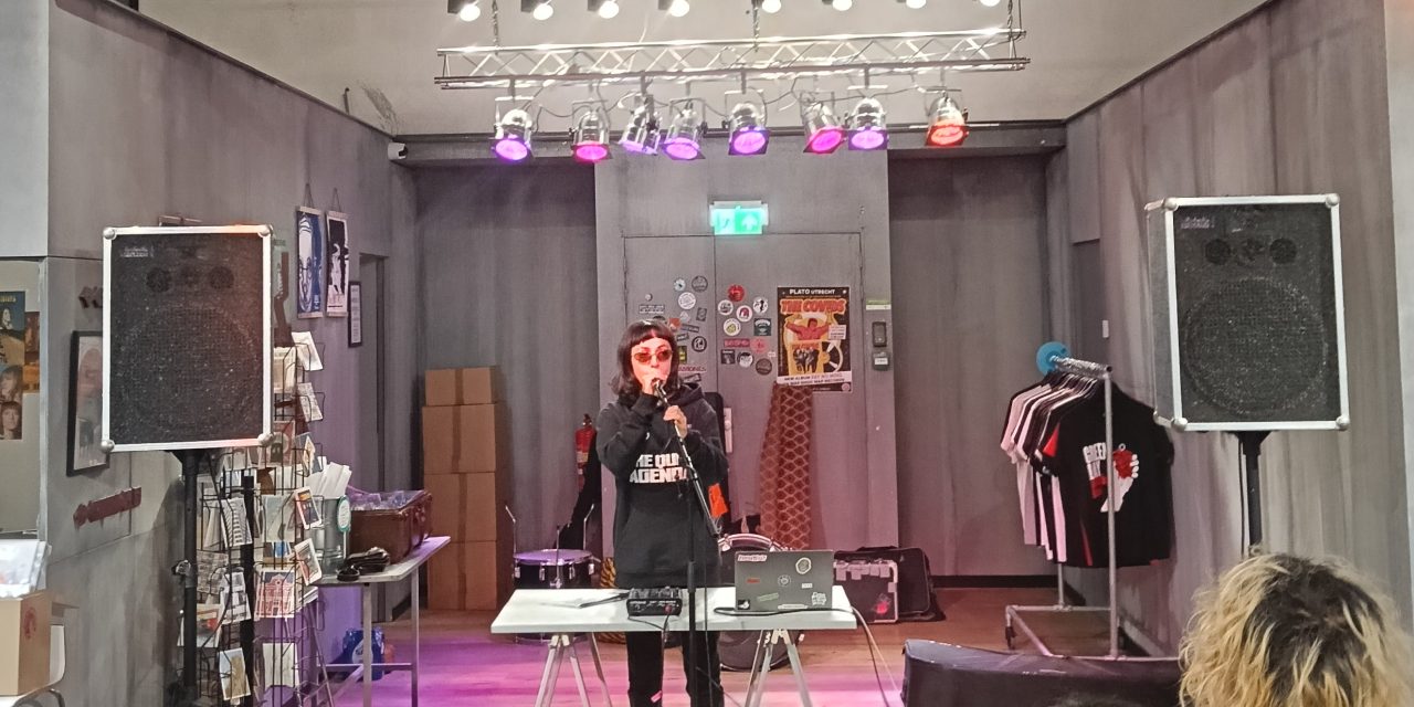 Instore-show bij Plato Utrecht: ‘Wie de fak is Sophie Straat’