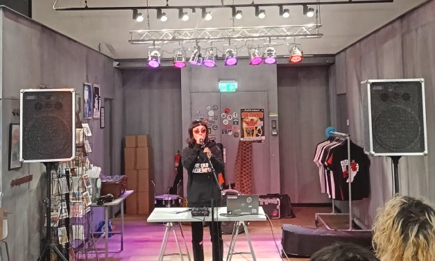 Instore-show bij Plato Utrecht: ‘Wie de fak is Sophie Straat’