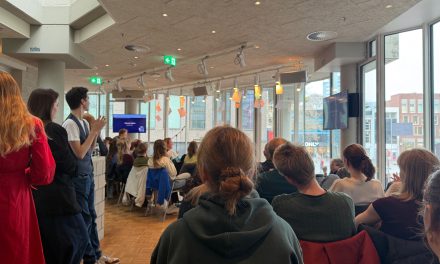 “Taal maakt uit. In taal zit macht” Studenten van de Universiteit Utrecht maken van e-mailcultuur literatuur