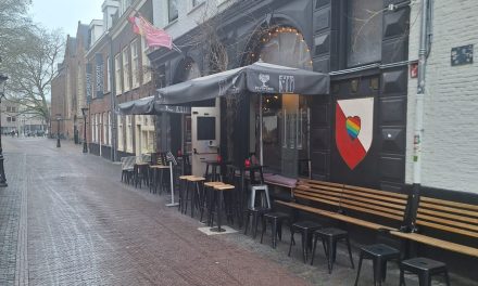 Eigenaar Robbert Kalff neemt na vijftien jaar afscheid van Utrechtse queerbar Café Kalff