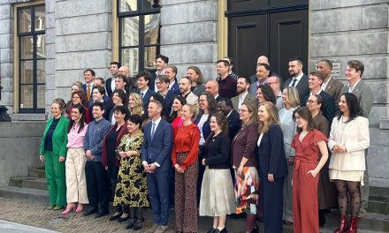 Van bloemen naar verantwoordelijkheid: Utrecht beëdigt nieuwe gemeenteraad