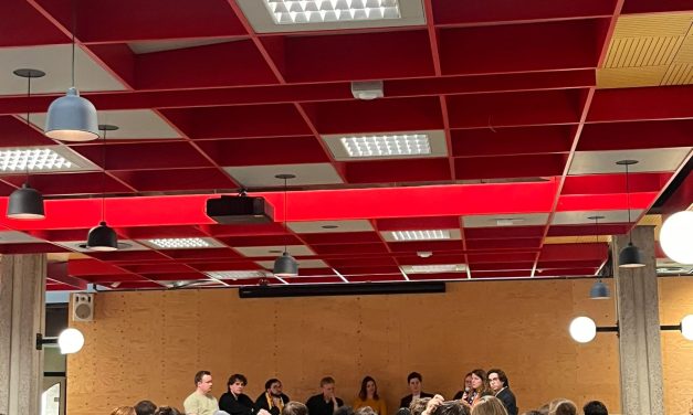 “Het gaat om jullie stad” – studenten en politici in debat in Utrecht