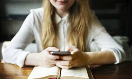 Steeds minder lezende jongeren: is social media echt de boosdoener?