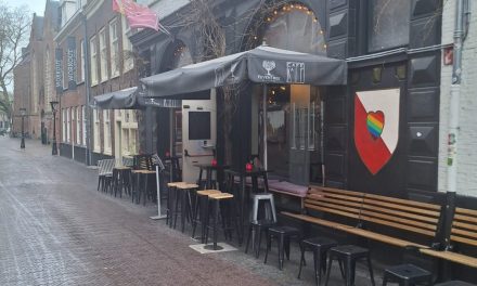 Eigenaar Robbert Kalff draagt queerbar over: voortbestaan van Café Kalff belangrijk voor Utrechtse gemeenschap