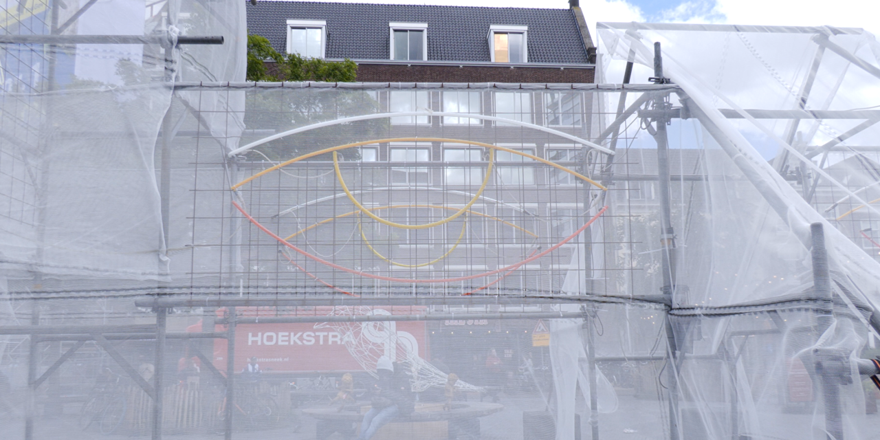 Met open ogen naar de stad: kunstinstallatie zet de Neude aan het denken