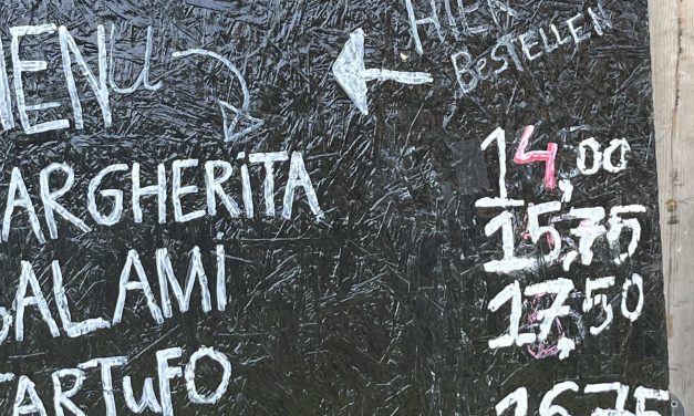 Samen verschillende soorten eten uitproberen bij foodfestival Lepeltje Lepeltje “Wel erg prijzig”