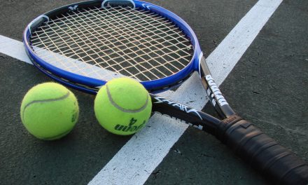 Nieuw tennis seizoen van start: Spanning en enthousiasme rondom het veld