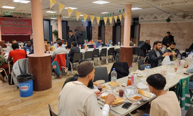 Voorbereidingen suikerfeest officieel begonnen in Overvechtse moskee