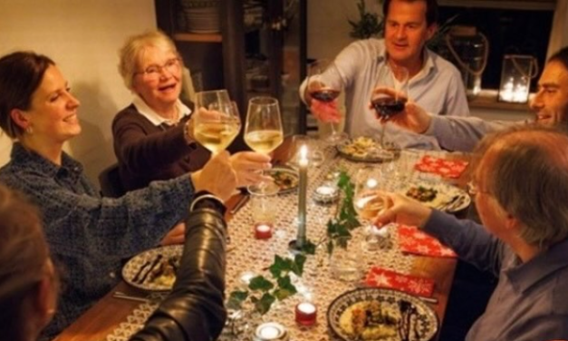 Samen eten voor verbinding met de feestdagen