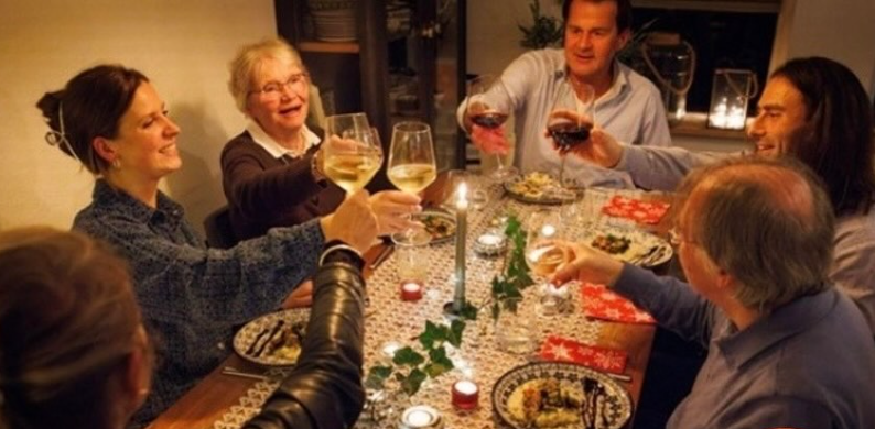 Samen eten voor verbinding met de feestdagen