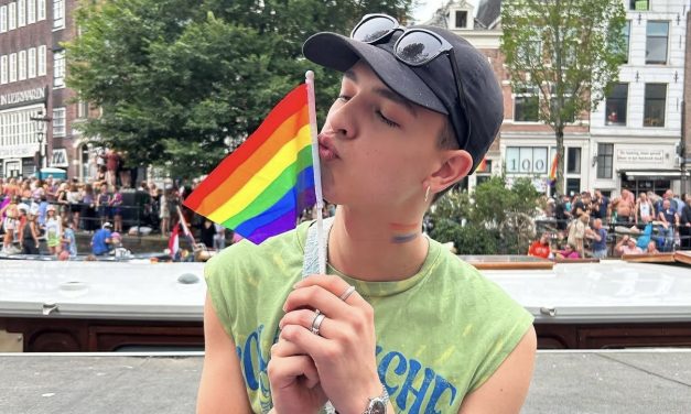 Pride als protest: Thimo over trots zijn in een wereld die soms tegenwerkt