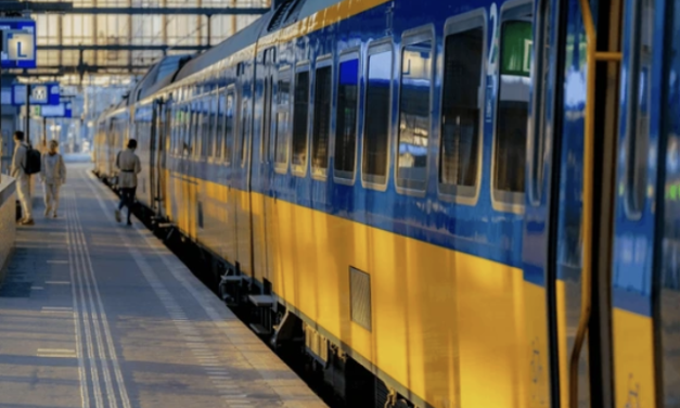 Meer tijd in de trein dan in de klas