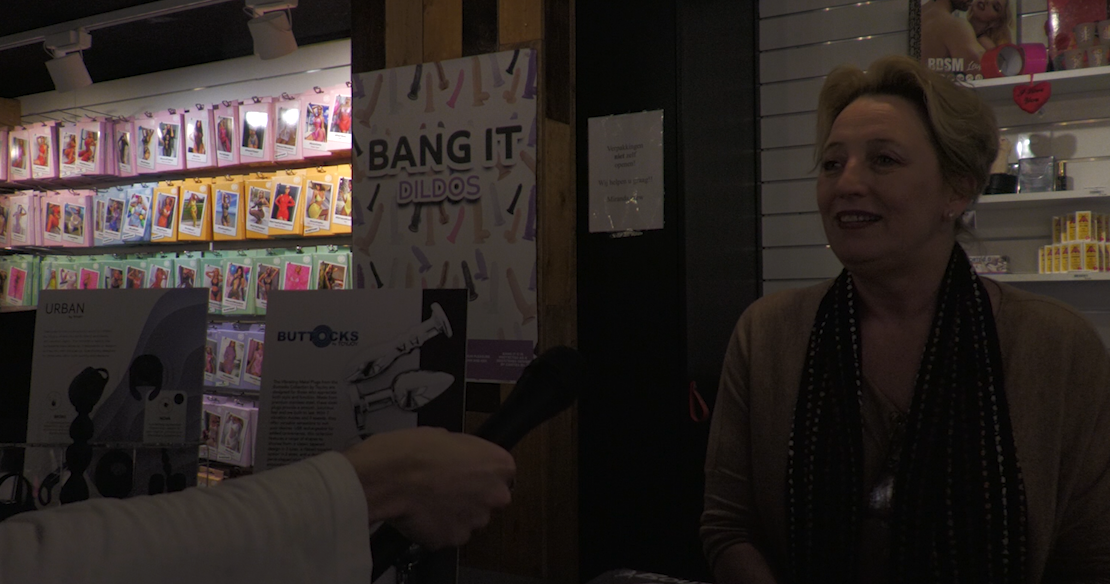 Diana Hessing stopt na 16 jaar als medewerkster in Seksshop: ‘Ja, daar word je moe van’