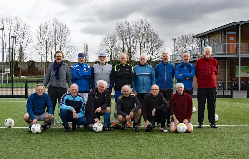 Ouderen blijven in beweging met walking football