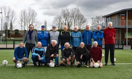Ouderen blijven in beweging met walking football