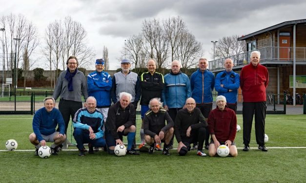 Ouderen blijven in beweging met walking football