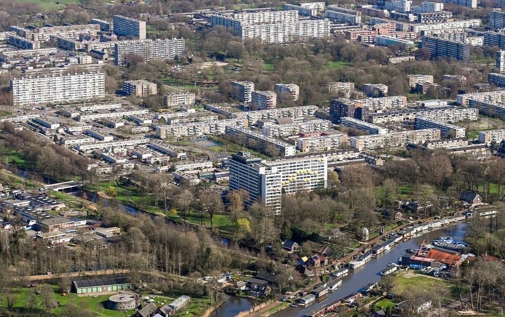 Hoog aantal jeugdzorgtrajecten in Overvecht in 2024 komt onder andere door armoede in gezinnen en criminaliteit onder jongeren