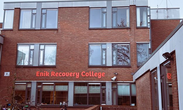 Samen sterker: Enik Recovery College en de kracht van ervaringsdeskundigheid