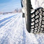 Lombokkers bereiden hun auto voor op winterse weersomstandigheden