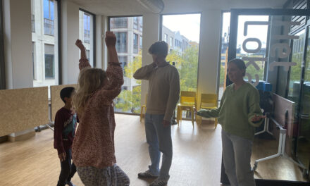 Kinderen kruipen uit hun schulp tijdens toneellessen in Bibliotheek Leidsche Rijn