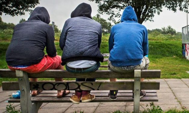 Verplaatsing hangjongeren stationsplein naar Lombok