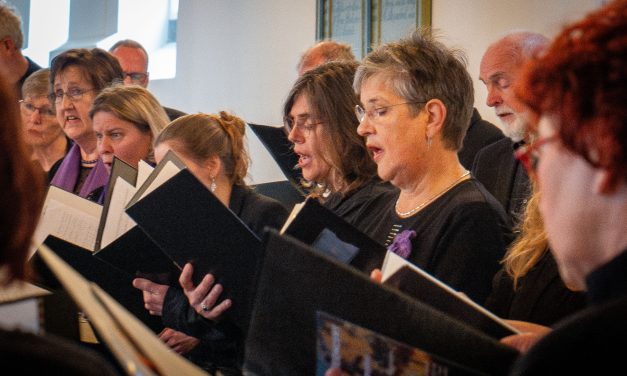 Een prachtige avond vol emotie en muziek: Het Woerdens kamerkoor betovert de uitverkochte Lutherkerk