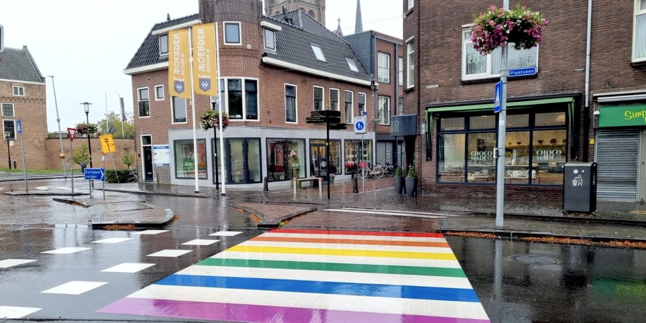 Regenboogweek kleurt de stad