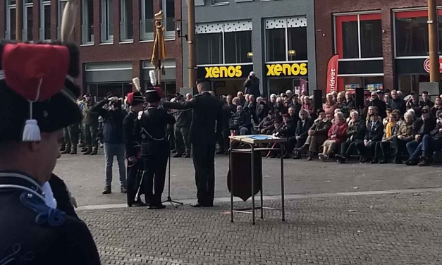 Beëdiging 66 Huzaren van Boreel op het Kerkplein.