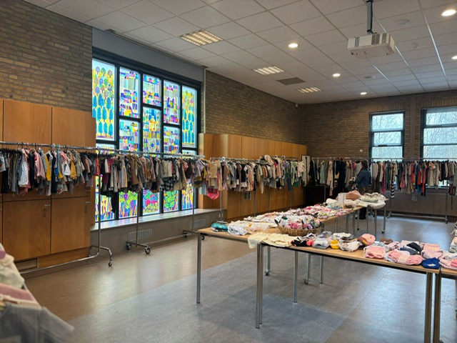 Kledingbeurs Woerden steunt goede doelen