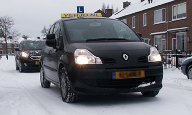 Rijles in de sneeuw