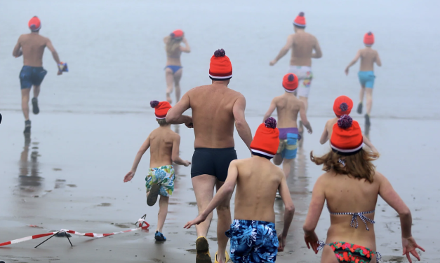 Nieuwjaarsduik in de Cattenbroekerplas, in gesprek met de deelnemers