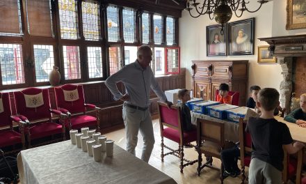 Pedro Jooren geeft cursus lego bouwen in stadsmuseum Woerden