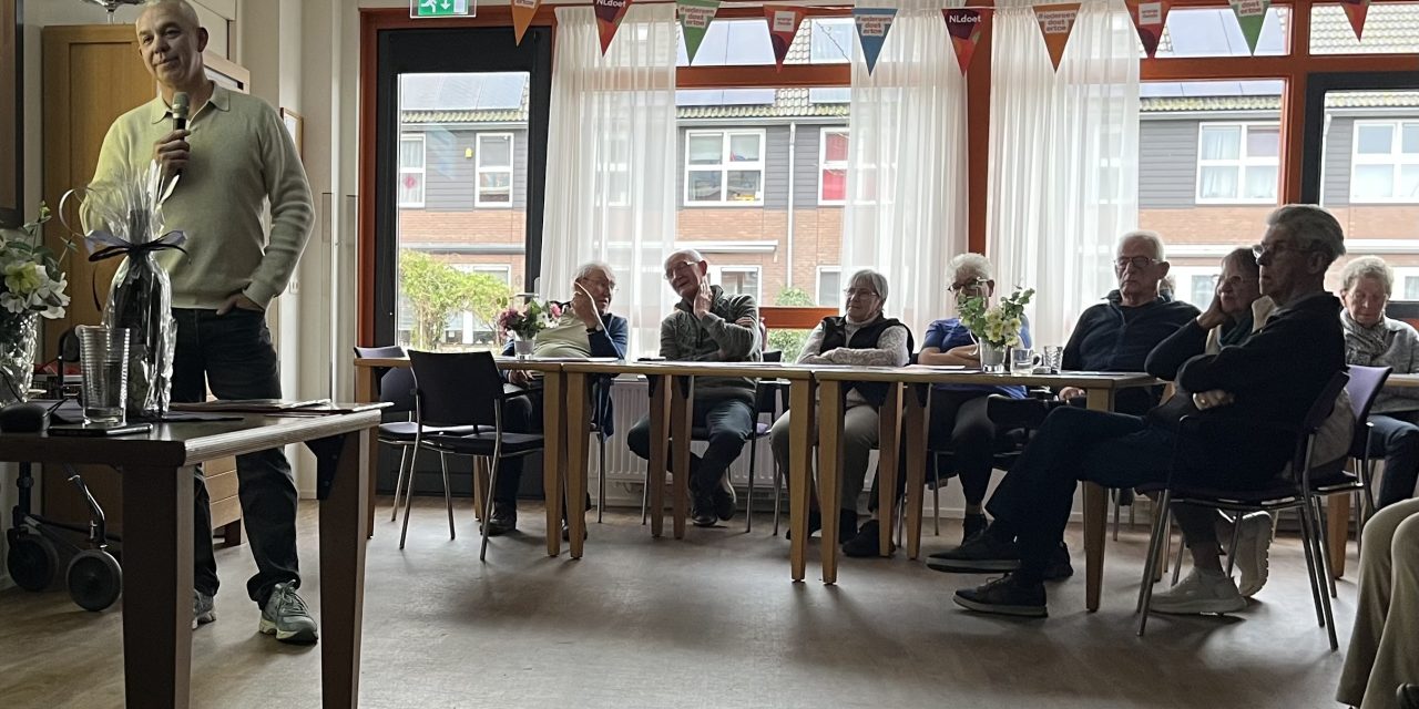 Vrijwilligerswerk in het zonnetje tijdens NLdoet-actie in De Cope in Kamerik