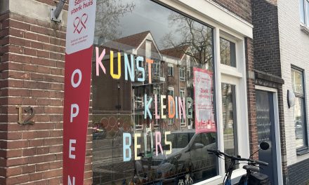 Kunst- en Kledingbeurs in het Samen Sterk Huis in Woerden