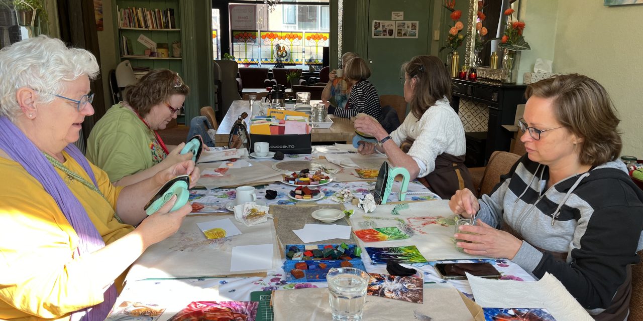 Bijenwasworkshop in Samen Sterk Huis