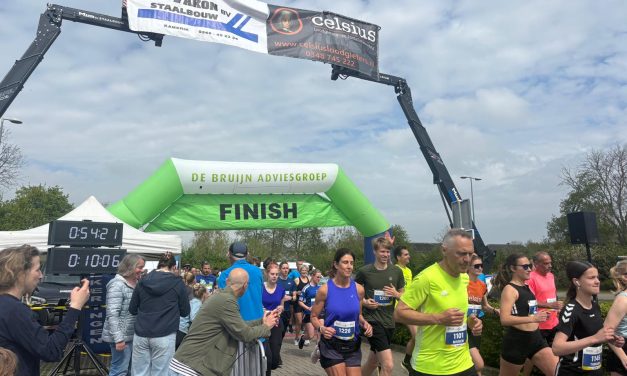 Halve marathon trekt recordaantal hardlopers naar Kamerikse Weteringloop