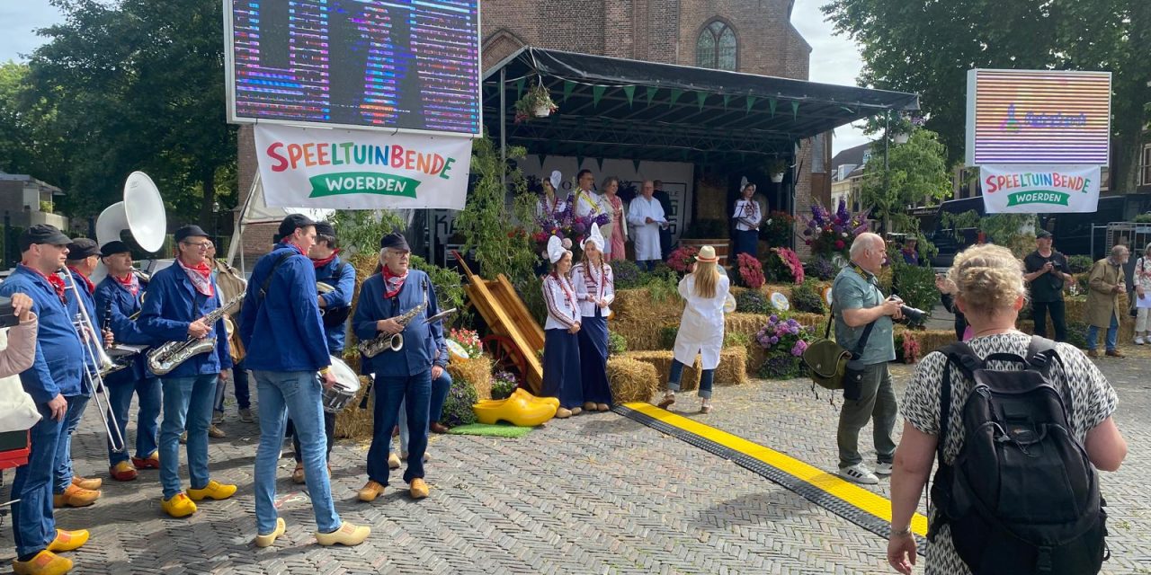 Oer-Hollandse festiviteiten en recordbedrag in Woerden tijdens opening Graskaasdag