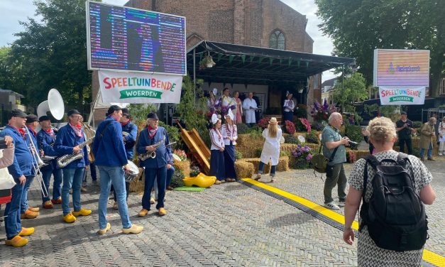 Oer-Hollandse festiviteiten en recordbedrag in Woerden tijdens opening Graskaasdag
