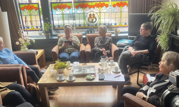 Boeken verbinden deelnemers tijdens leesclub van Samen Sterk Huis