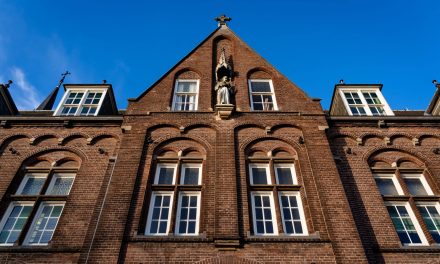 Optreden Klooster onder leiding van Niek Dekker
