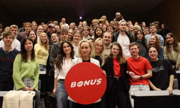 Eindelijk te gast bij Bonus: Eva Jinek zorgt voor een inspirerende uitzending