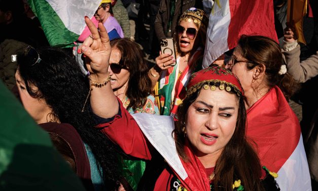 SvJLive over Iran en Jeugdjournaal presentator Bart Tuinman komt