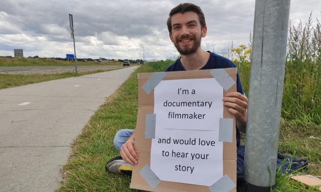 Met een kartonnen bord begon SvJ-instructeur Wouter Hoes aan een documentaire van vier jaar
